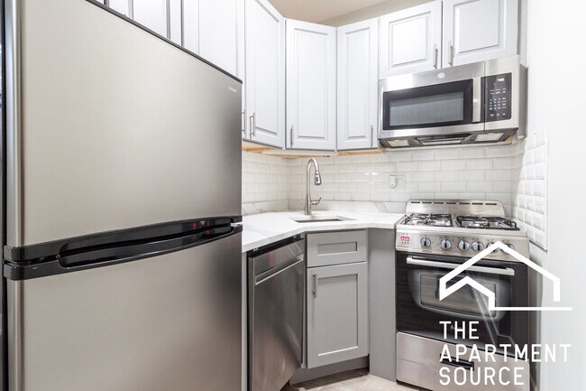 Photo - 515 W Belmont Ave Unit 5L