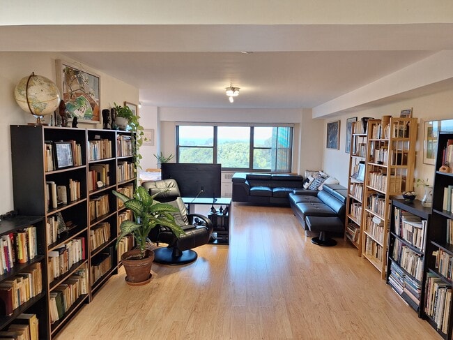 Building Photo - 4200 N Marine Dr Unit 901 Rental