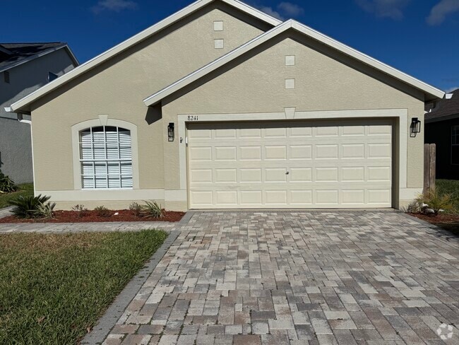 Building Photo - 8241 Crescent Moon Dr Rental