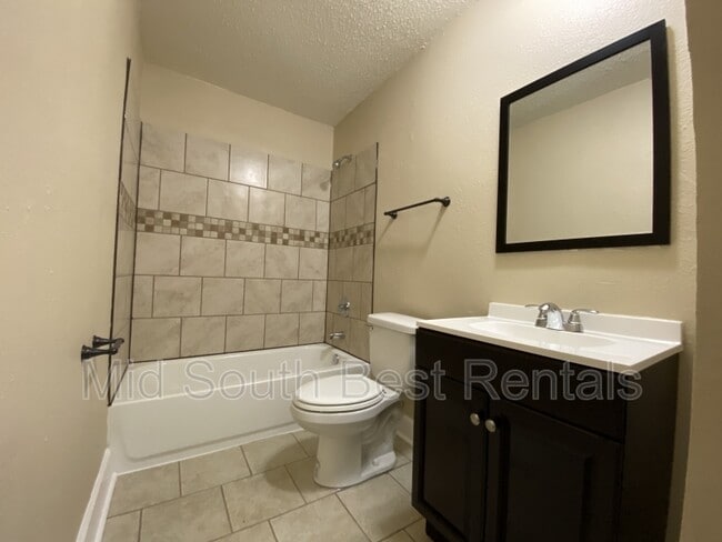 Photo - 2462 Chattering Ln