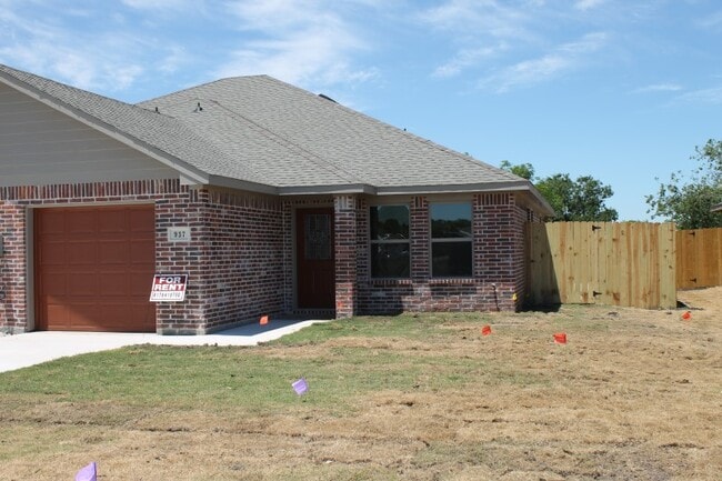 Building Photo - 935 /937 Robineta Ln Unit (937)
