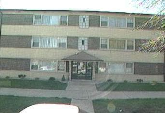 Building Photo - 6501 W Addison St Unit 2S