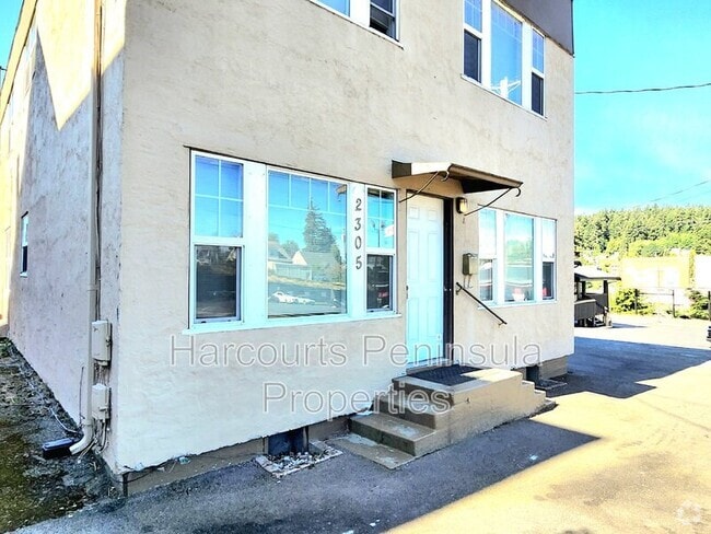 Building Photo - 2305 6th St Unit #A Rental
