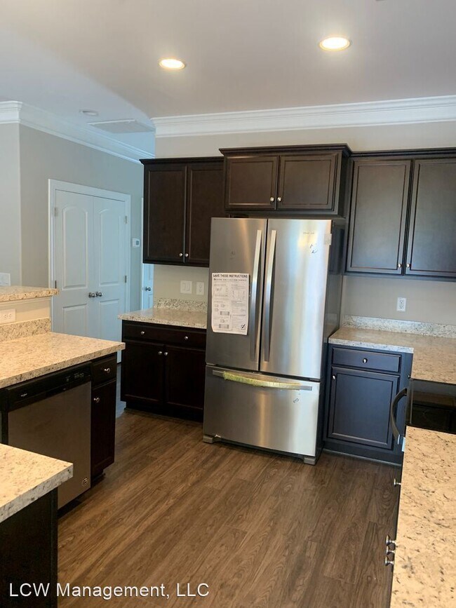 3 br, 2.5 bath House - 815 Silverleaf Drive - 3 br, 2.5 bath House - 815 Silverleaf Drive