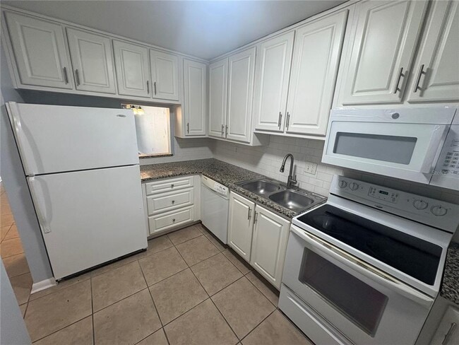 Photo - 623 N Bay St Unit 7
