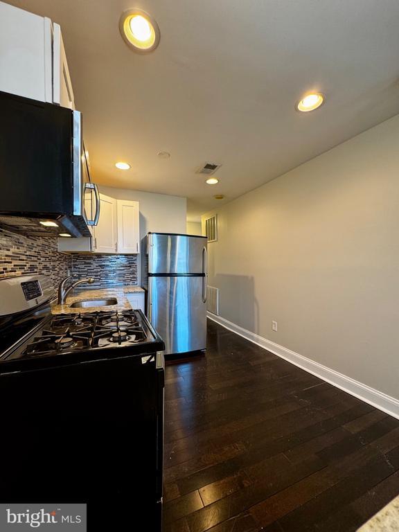 Photo - 139 E North Ave