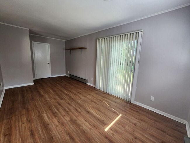 Photo - Charming Large 3 Bedroom Home in a Great N...