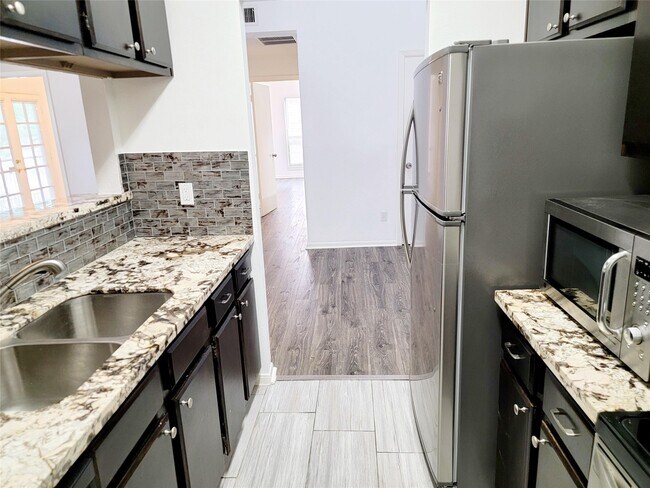 Photo - 2001 Bering Dr Unit 6B