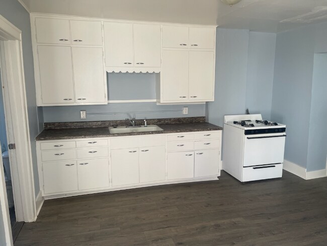 Photo - 684 Strong Ave Apartment Unit 1/2