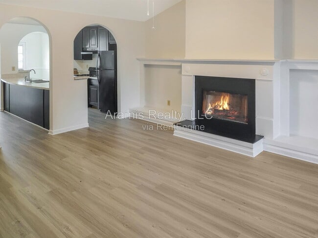 Photo - 6843 Saganaw Dr
