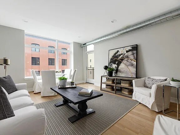 Photo - 3208 N Southport Ave