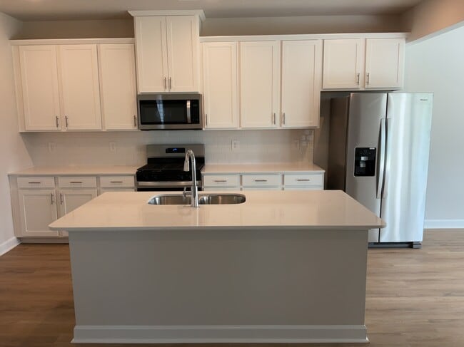 Photo - 521 Crowder Pl