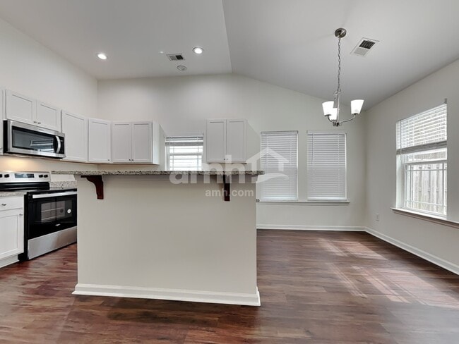 Photo - 69 Crystal Lake Dr