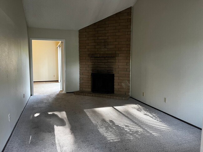 Photo - Newly Renovated 2 Bedroom, 2 Bathroom 1050 Sqft. 1/2 Plex Orangevale Home for Lease.
