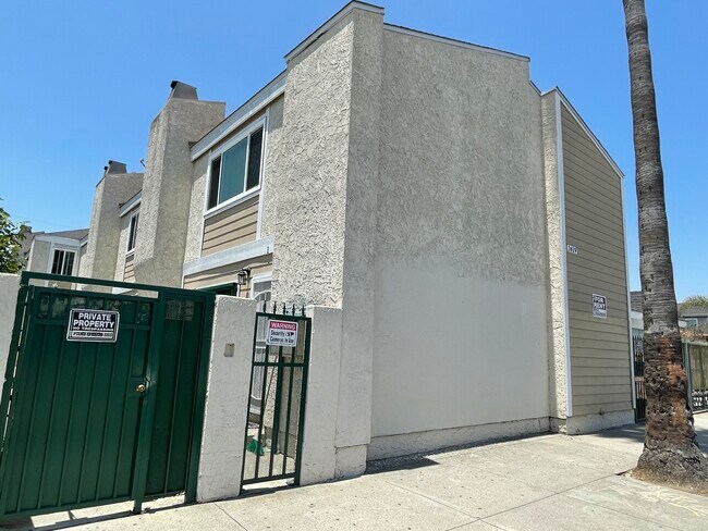 Building Photo - 1619 N Avalon Blvd Rental