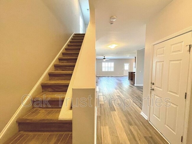 Photo - 4830 Hawkins Dr