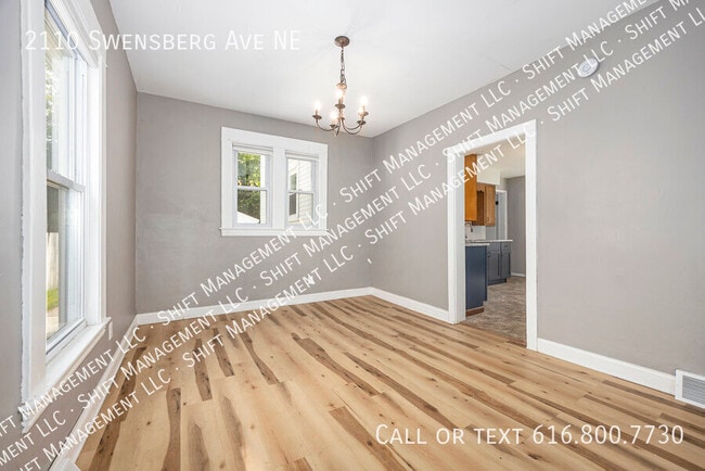 Photo - 2110 Swensberg Ave NE