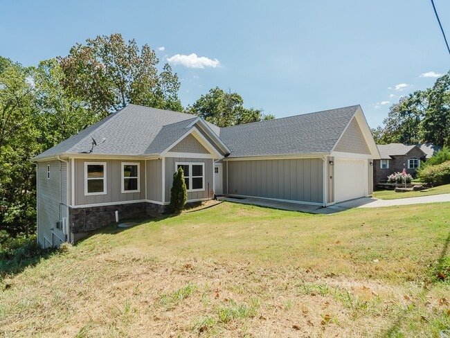 Photo - 92 Witherby Dr