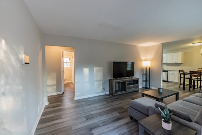 Photo - 586 Oakside Dr SW Unit A