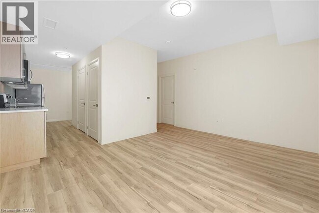 Photo - 301 Westmount Rd W Unit 325