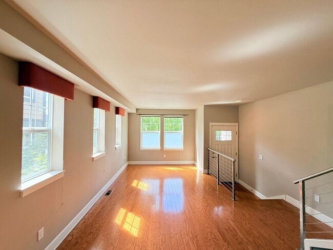 Photo - West Seattle Townhome