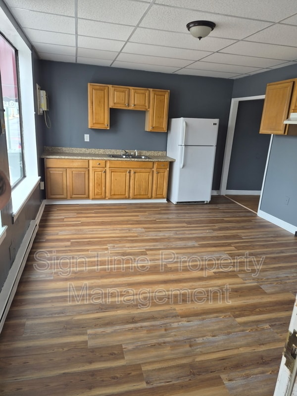 Building Photo - 66 W Church St