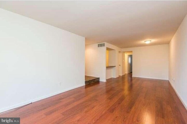 Photo - 326 Hermit St