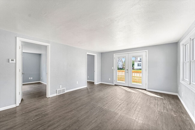 Photo - 163 Plummer Ave