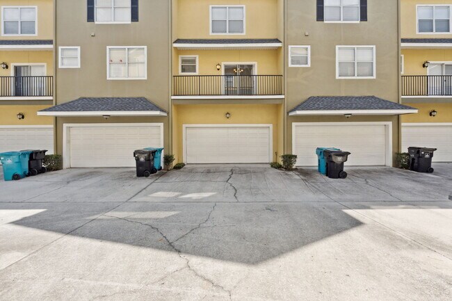 Photo - 11 W Harding St