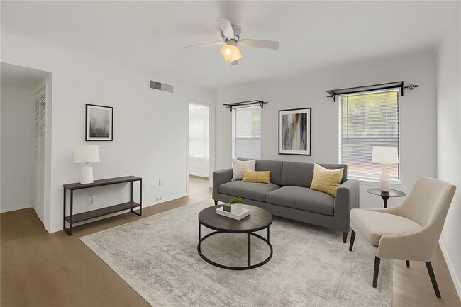 Building Photo - 2510 Huntingdon Chase