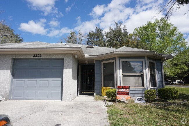 Building Photo - Whispering Pines 3/2 Duplex Rental