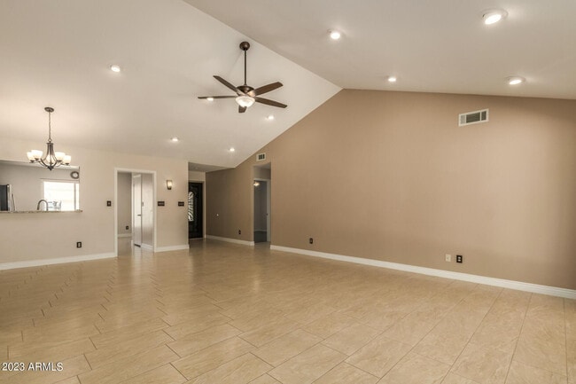 Photo - 661 S Oak St Cir