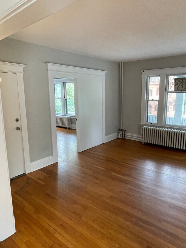 Photo - 135/137 Whitney Unit FL 2