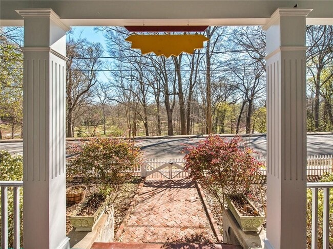 Photo - 623 Cherokee Ave SE