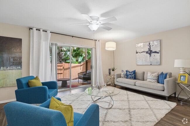 The Ansley - 1BR, 1BA - 889SF - Living Room