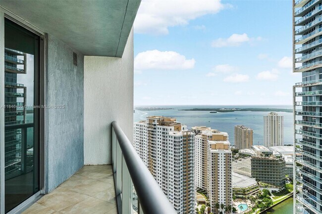 Photo - 475 Brickell Ave Unit 3811