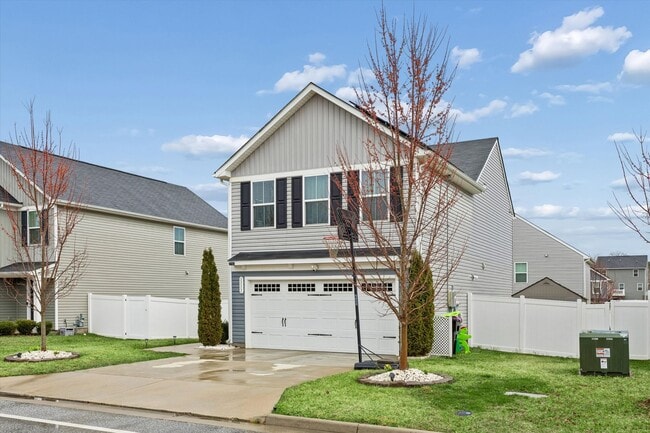 Photo - 4 Bedroom / 2.5 Bathroom - Marquis Hills