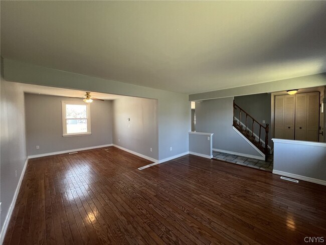 Photo - 10 Echodale Ave