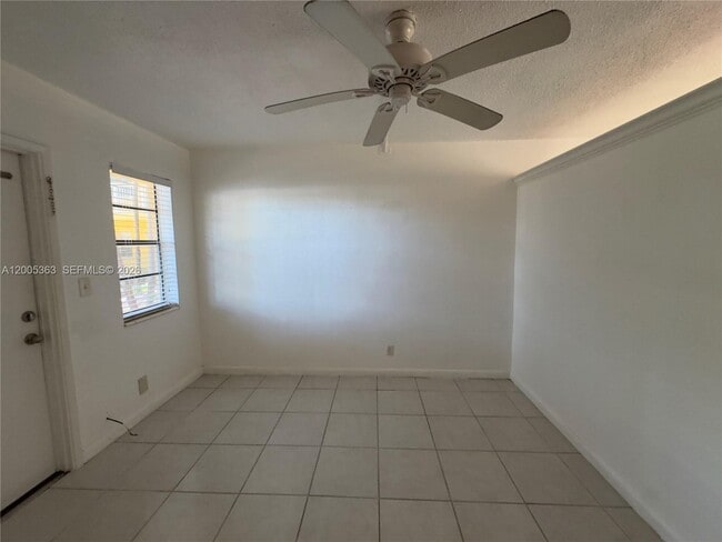 Photo - 4051 N Diexe Hwy Unit 10