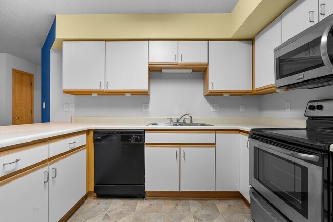 Photo - 2270 Holiday Rd