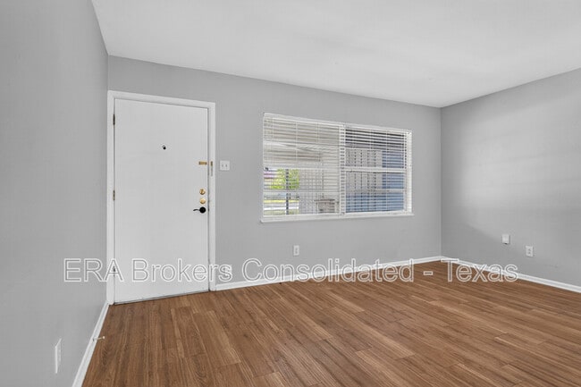 213 Aviation Ave