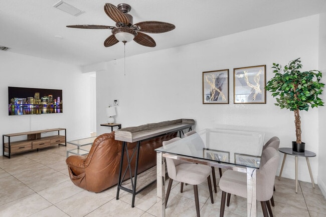 Photo - 3020 NW 16th St Unidad ID1334286P