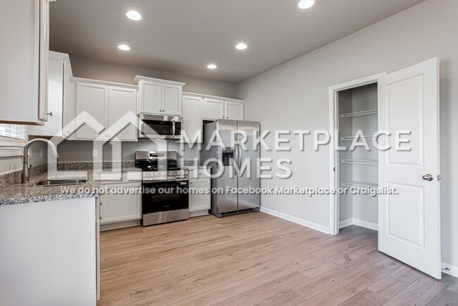 Photo - 218 W L Miller Dr