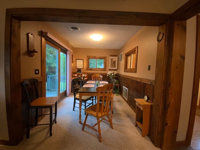 Photo - 4 N Brook Dr