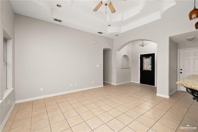 1203 Harbor Ln