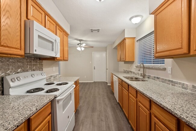 Photo - 2411 Cypressvine Dr