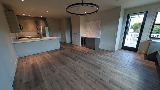 Building Photo - Rhine House Lofts Unit RH Loft 6