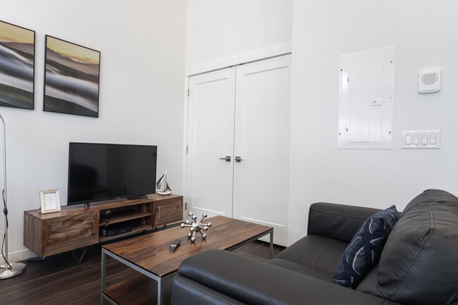 Building Photo - 1597 Barrington St