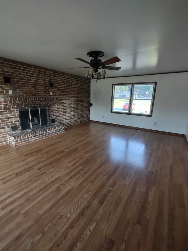 Photo - 1304 Theodore Rd