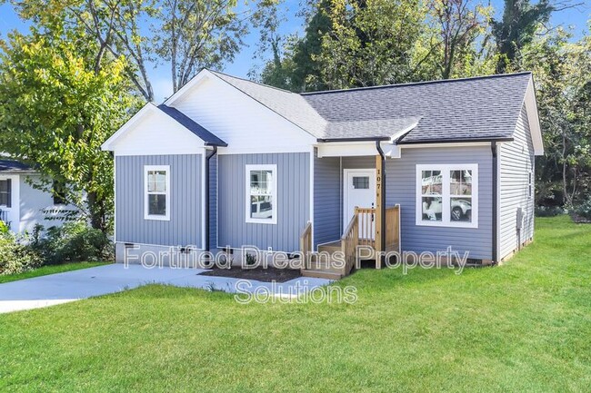 Photo - 107 Roanoke St